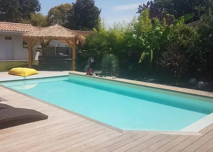 Maison Les Bains - Jacuzzi Et Piscine *