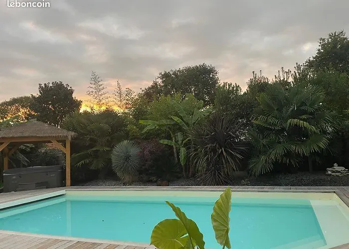 Maison Les Bains - Jacuzzi Et Piscine