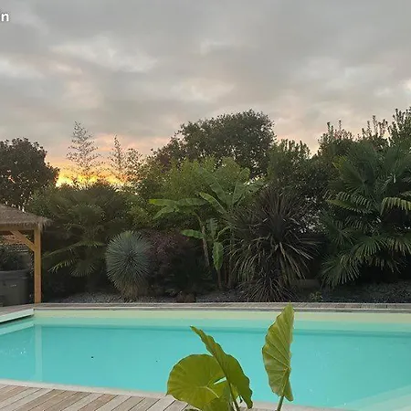 Maison Les Bains - Jacuzzi Et Piscine