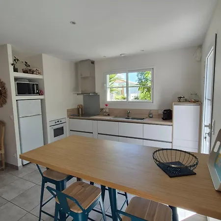 Prázdninový dům Maison Les Bains - Jacuzzi Et Piscine