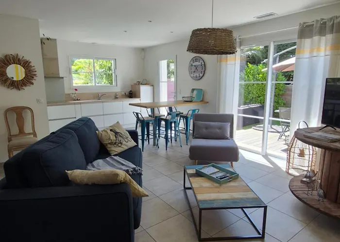 Maison Les Bains - Jacuzzi Et Piscine *